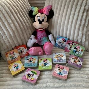 Disney Jr. Minnie Mouse Sparkle and Sing 13” incl batteries
